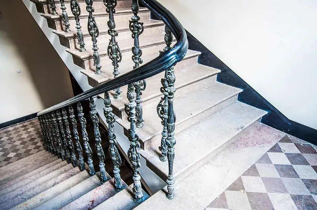 Dlaczego dawniej budowano wysokie mieszkania? Odkryj zapomniane powody