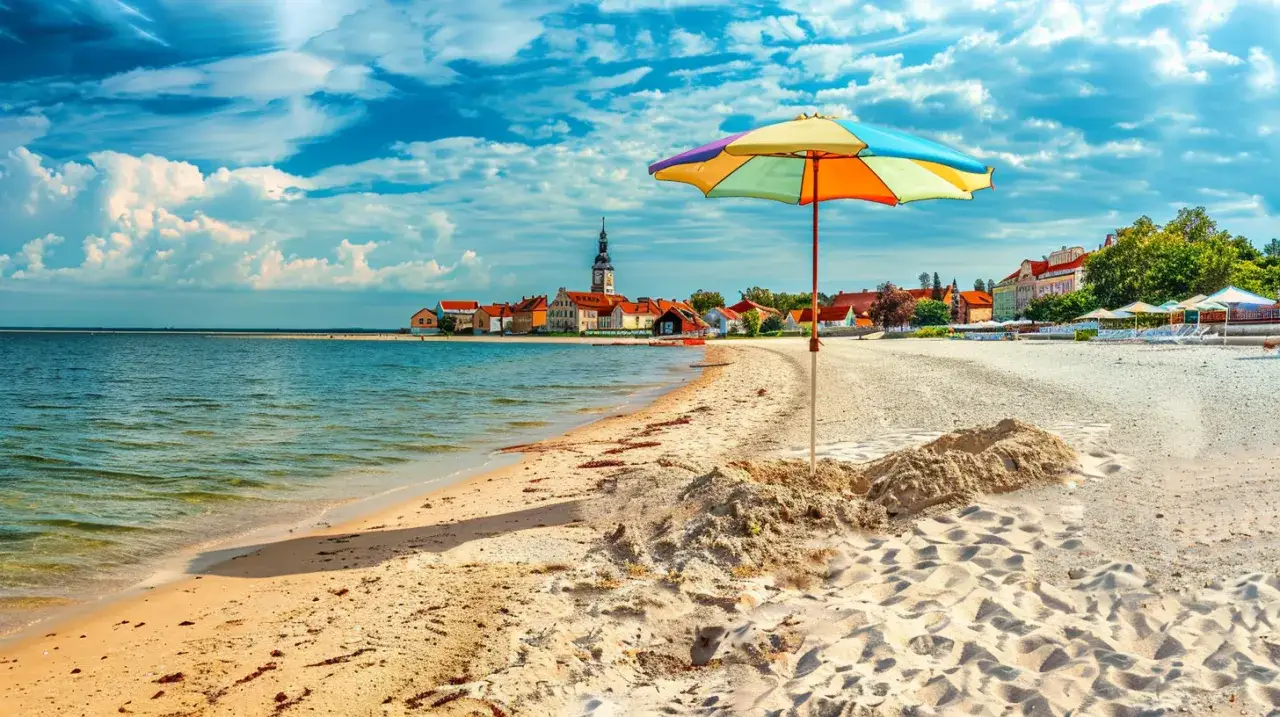 Gdzie jechać nad polskie morze? Najlepsze plaże i atrakcje wybrzeża