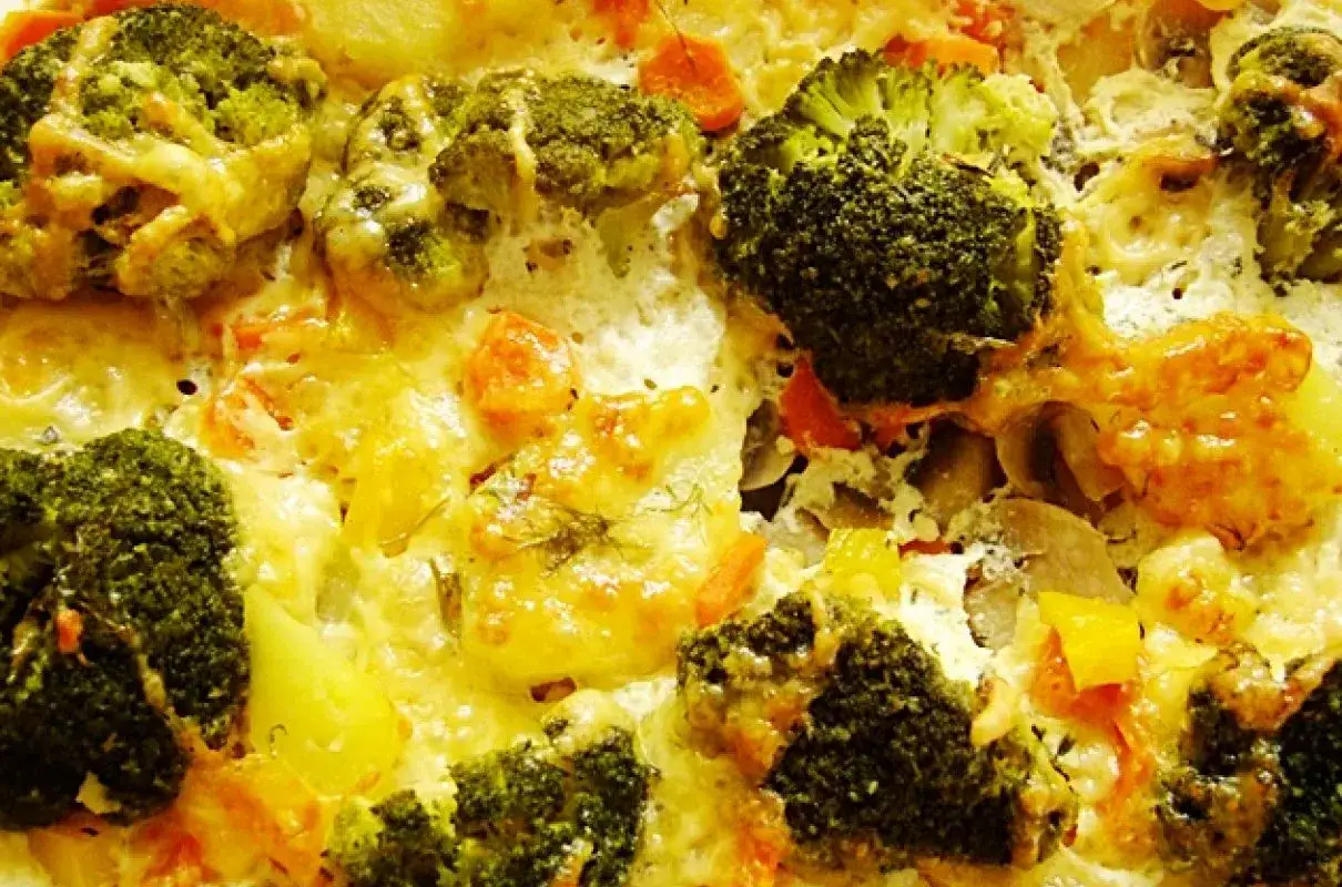 Pyszna zapiekanka wege z ziemniakami, która zaskoczy Twoje podniebienie