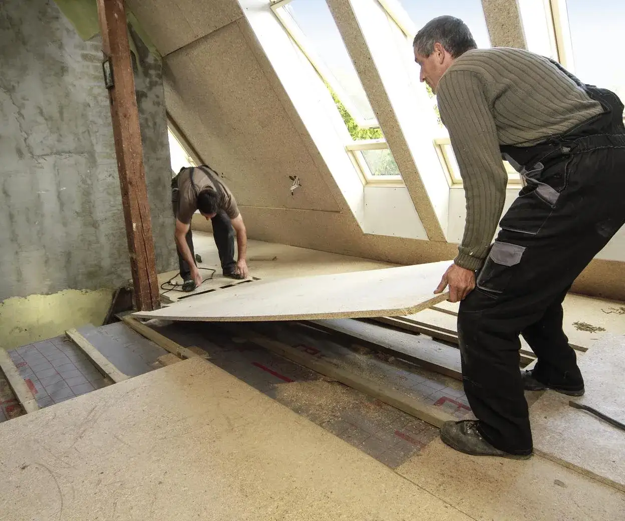 Jak zrobić podłogę na poddaszu: kompletna instrukcja krok po kroku