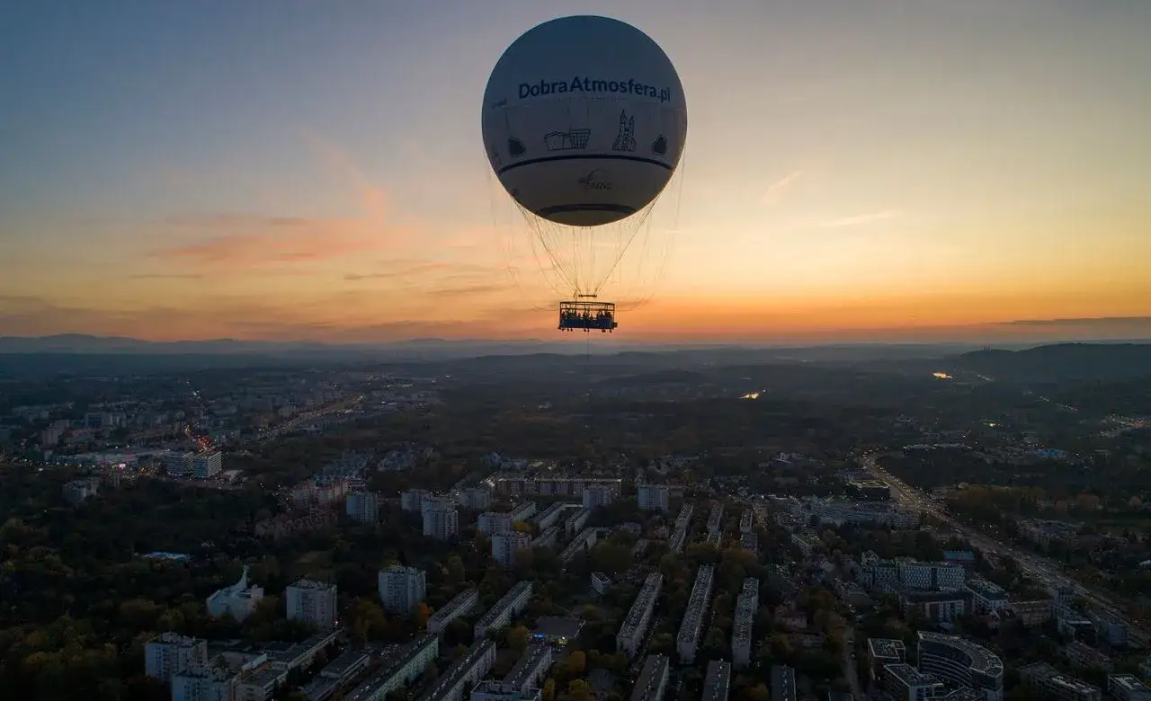 Ile kosztuje lot balonem w Krakowie? Sprawdź ceny i oferty