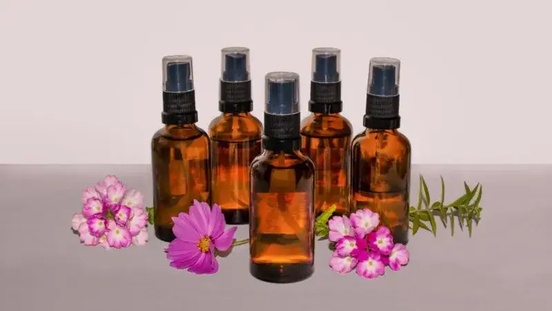 Prosty sposób jak zrobić hydrolat do twarzy - wszystkie kroki wyjaśnione