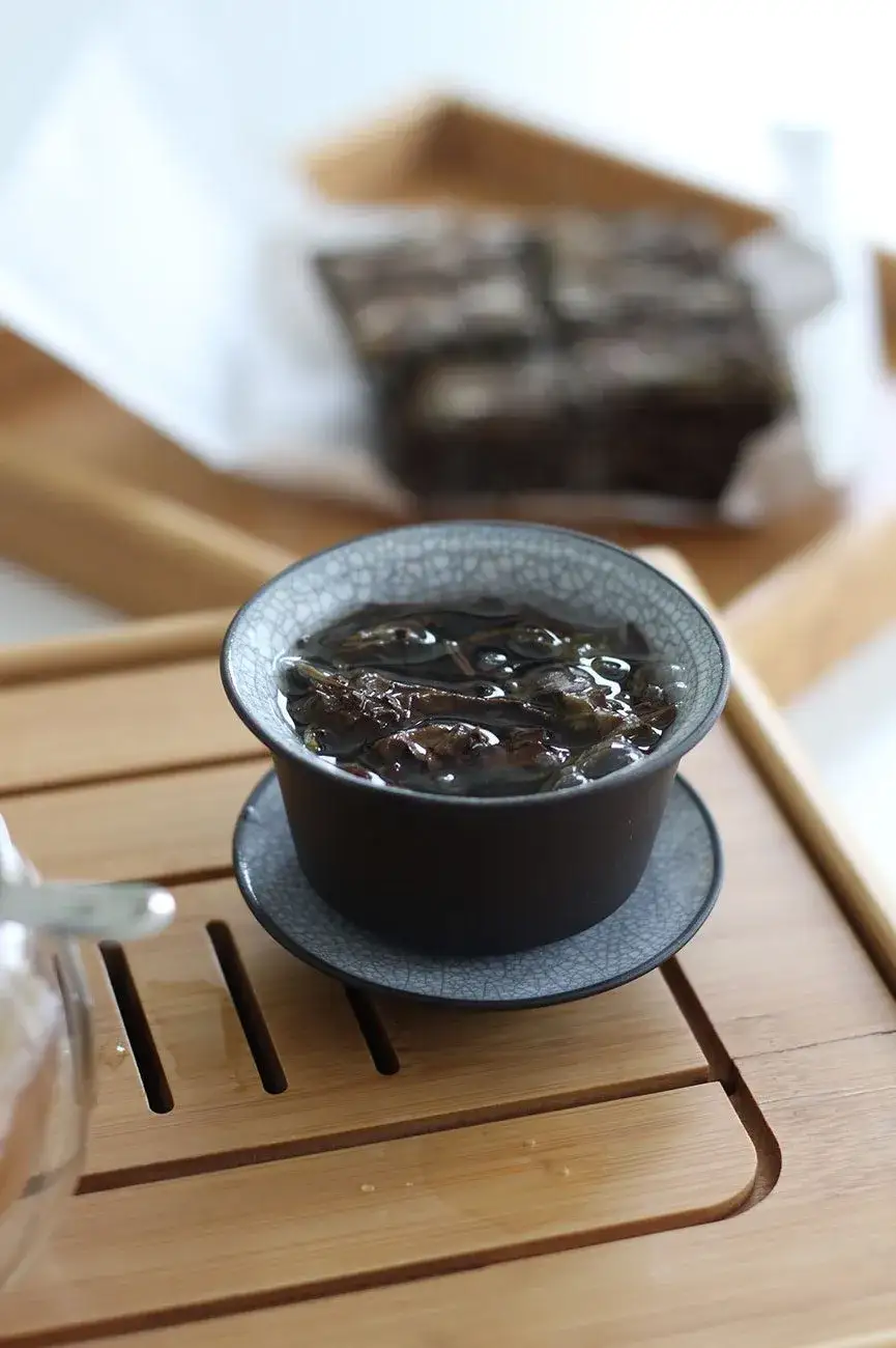 Jaka herbata najbardziej pobudza? Odkryj najlepsze wybory dla energii