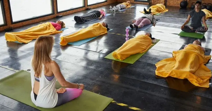 Joga nidra co to - poznaj sekret najgłębszej medytacji relaksacyjnej