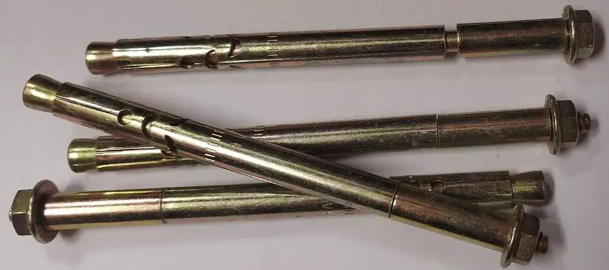 Kotwa tulejowa z hakiem - klucz do mocnych i stabilnych konstrukcji