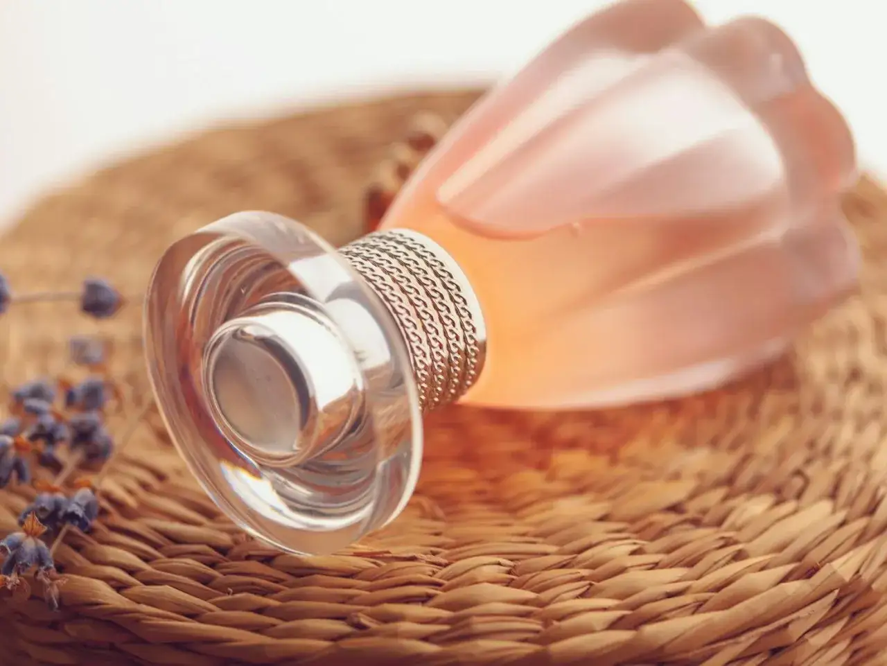 Perfumy które długo się utrzymują damskie – odkryj trwałe zapachy dla siebie