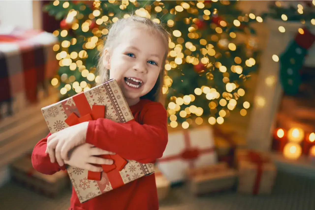 Najlepsze pomysły na prezenty pod choinkę dla rocznego dziecka