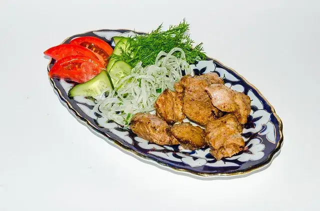 Ile kalorii ma kebab z wołowiny? Sprawdź, czy warto go jeść na diecie