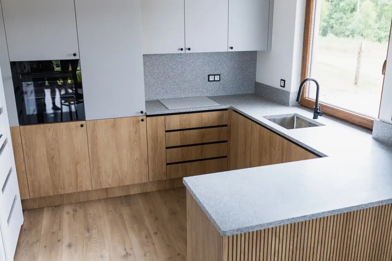 Meble laminowane czy lakierowane – poznaj zalety i wady obu opcji