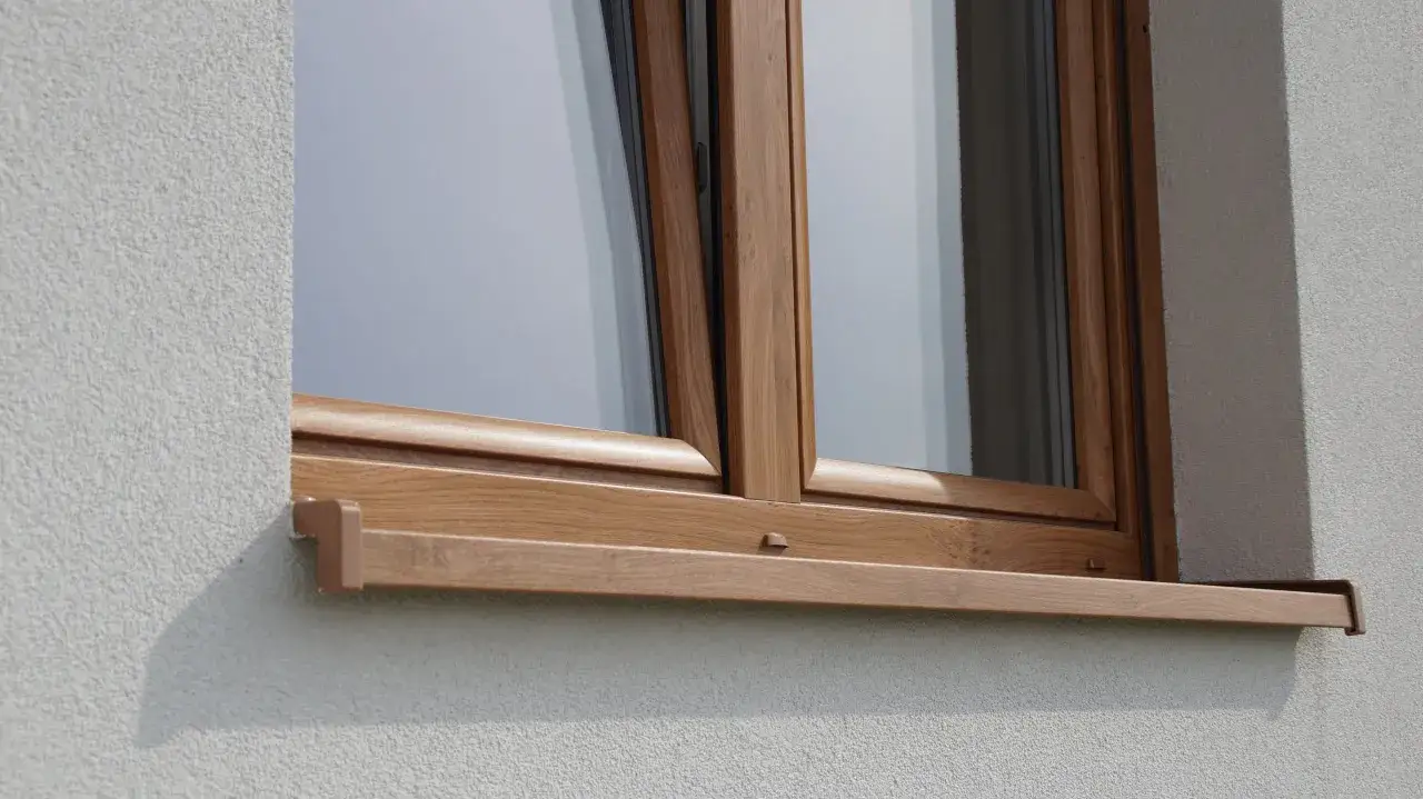 Jaki kolor parapetu do okien złoty dąb, aby uniknąć błędów w aranżacji?