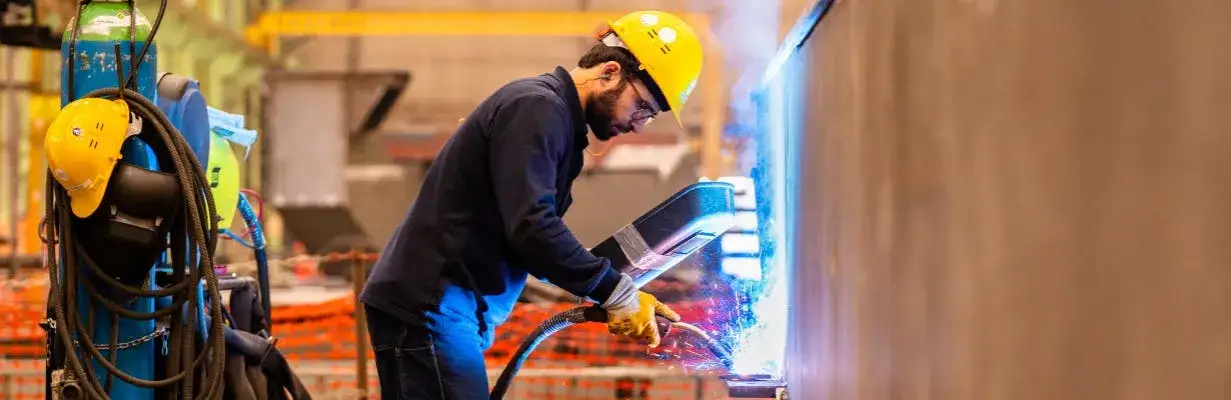 Ile zarabia spawacz w Holandii? Fakty, które mogą cię zaskoczyć