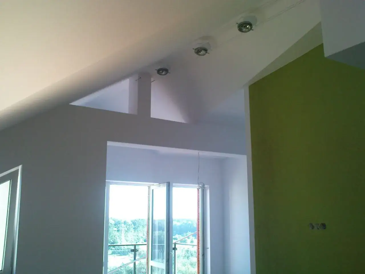 Gipsowe wykończenia wnętrz: rodzaje, zalety i kreatywne pomysły