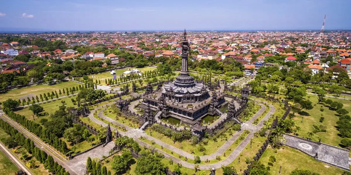 Ile kosztuje lot do Indonezji? Sprawdź ceny biletów do Dżakarty i Denpasaru