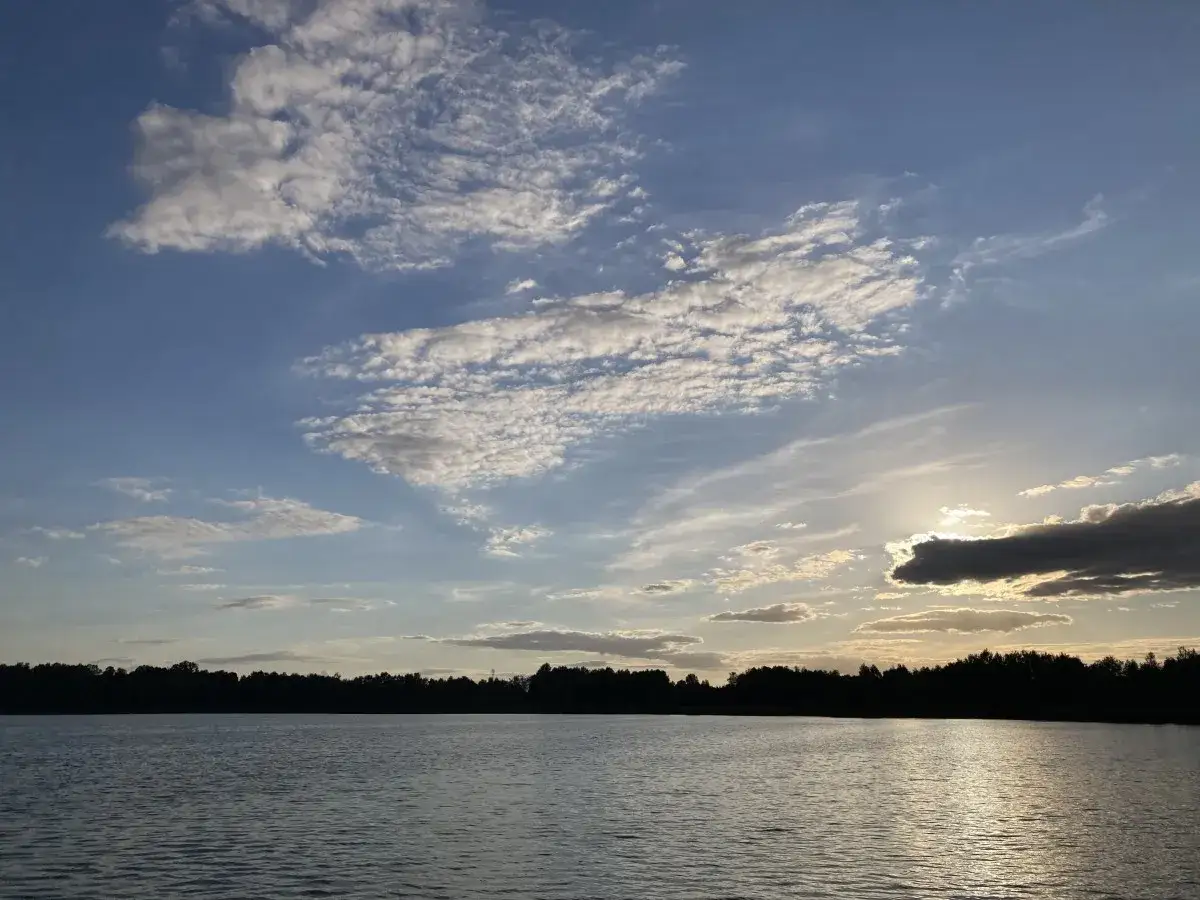 Jezioro Bialskie - odkryj tajemnice i atrakcje tego pięknego miejsca