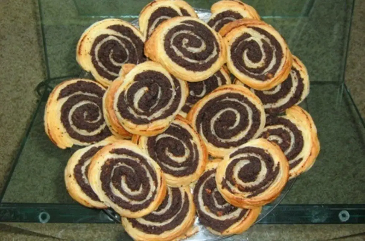 Ciasto francuskie z masą makową przepis - idealny na każdą okazję