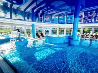 Stegna: Hotel z basenem, kręgielnią i atrakcjami wodnymi