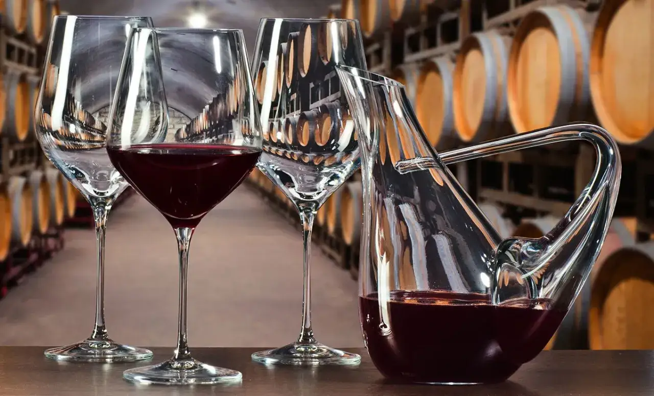 Symbolika wina: znaczenie w kulturze, religii i sztuce