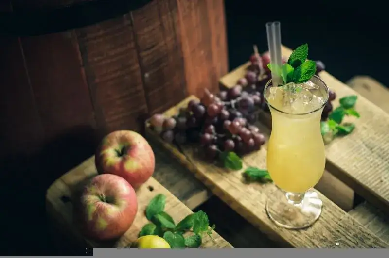 Prosty drink z brandy: 5 łatwych przepisów na wyjątkowe koktajle