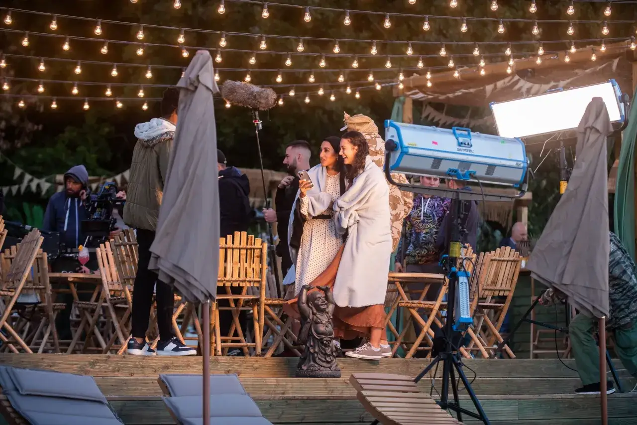 Gdzie kręcono film teściowie 2? Odkryj niezwykłe lokalizacje!