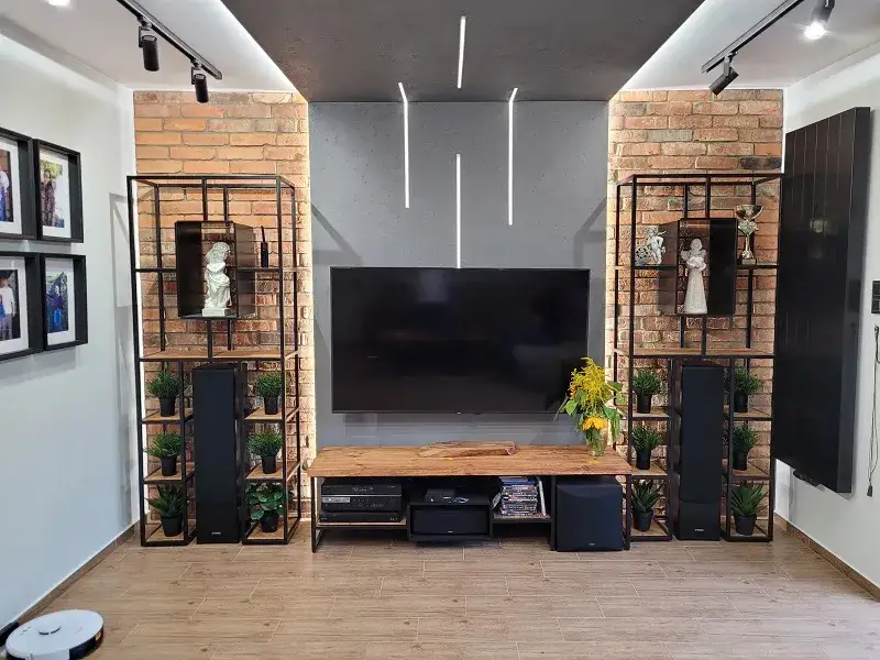 Jakie oświetlenie do salonu wybrać, by uniknąć złego klimatu?