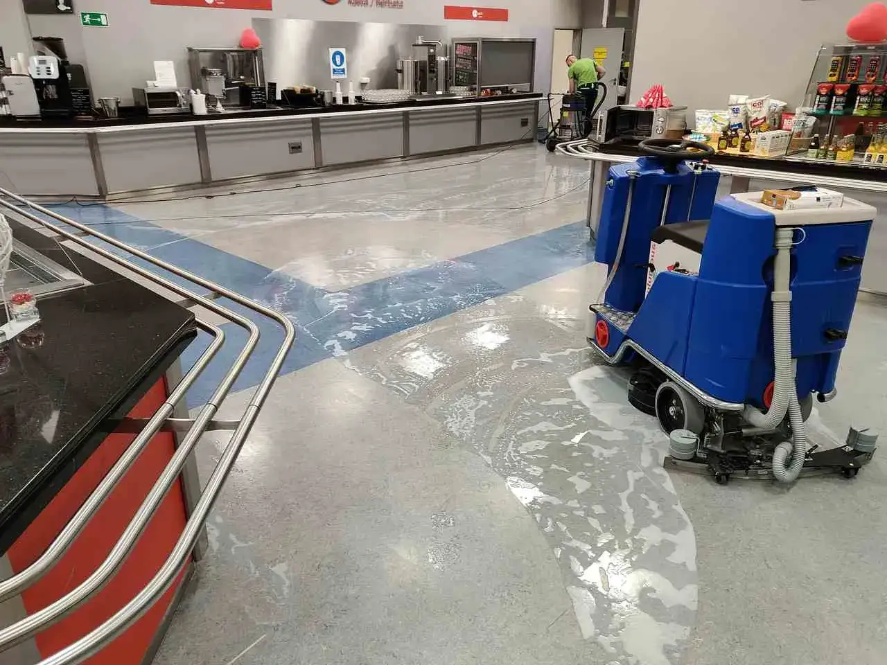 Jak odnowić wykładzinę PCV i uniknąć kosztownych błędów w renowacji