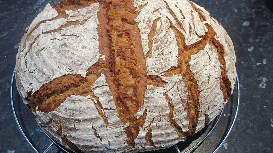 Einfaches Rezept für Roggenbrot – gesund und lecker selbst backen