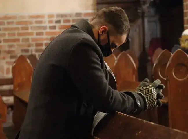 Jakie modlitwy przed mszą pomogą Ci w duchowym przygotowaniu?