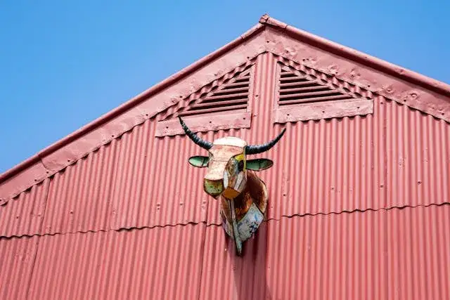 Jakie kotwy do mocowania blaszaka zapewnią trwałość i stabilność?