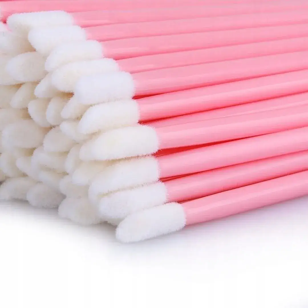 Aplikatory welurowe do rzęs. Dlaczego są tak ważne w pracy stylistki?