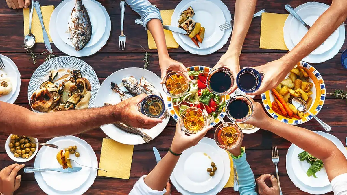 Jakie dania na chrzciny? Sprawdź tradycyjne potrawy, które zachwycą