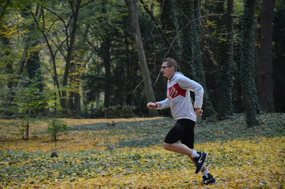 Bieganie na co pomaga: odkryj zaskakujące korzyści dla zdrowia