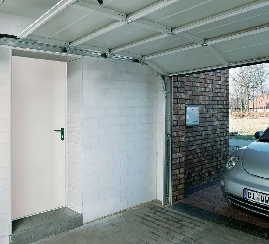 Jakie drzwi między garażem a wiatrołapem? Kluczowe aspekty wyboru