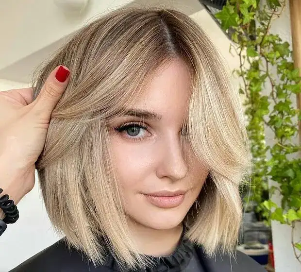 Jak samodzielnie zrobić grzywkę Hollywood i uzyskać perfekcyjny efekt