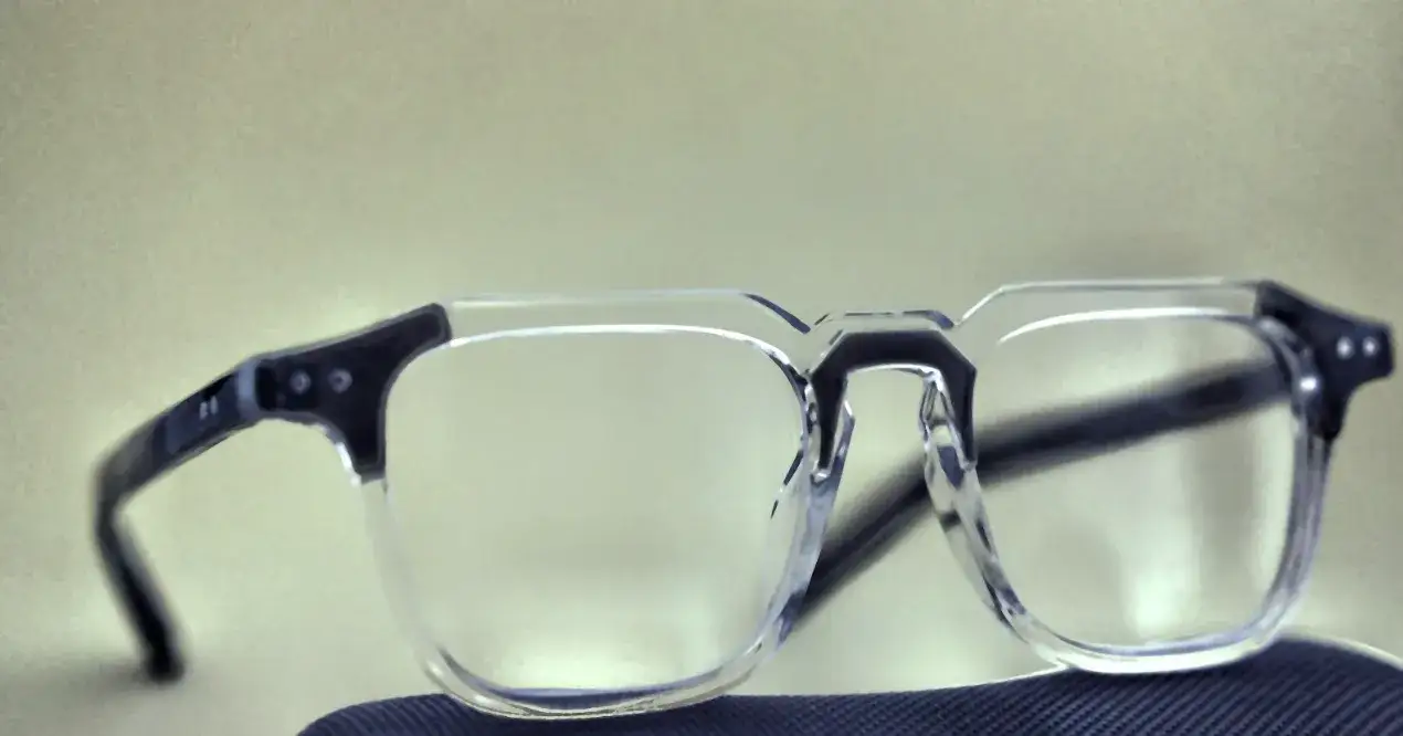 Okulary korekcyjne robocze a bezpieczeństwo – jak łączą komfort widzenia z ochroną przed urazem?