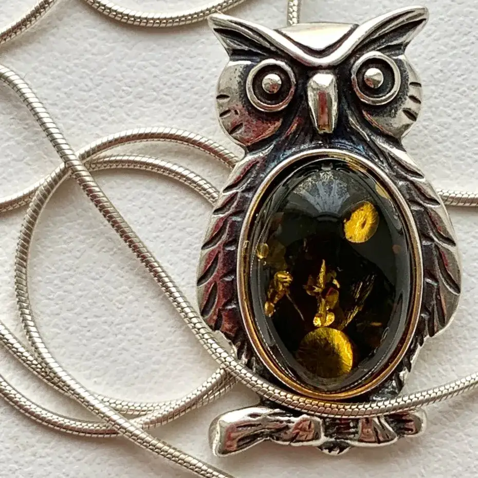 Sowa naszyjnik znaczenie – symbolika, historia i duchowe korzyści noszenia