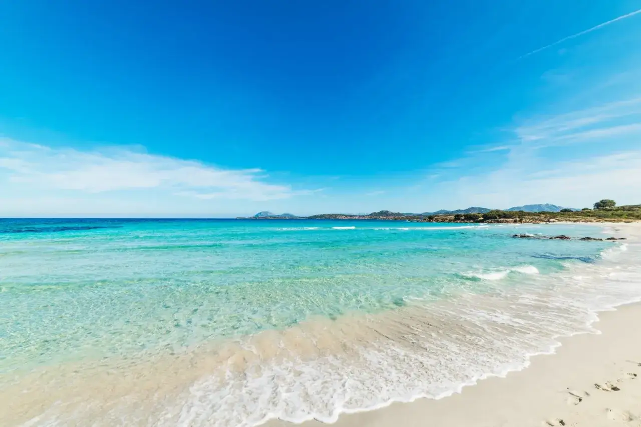 Szmaragdowe Wybrzeże Sardynii - fascynujący raj dla wymagających turystów