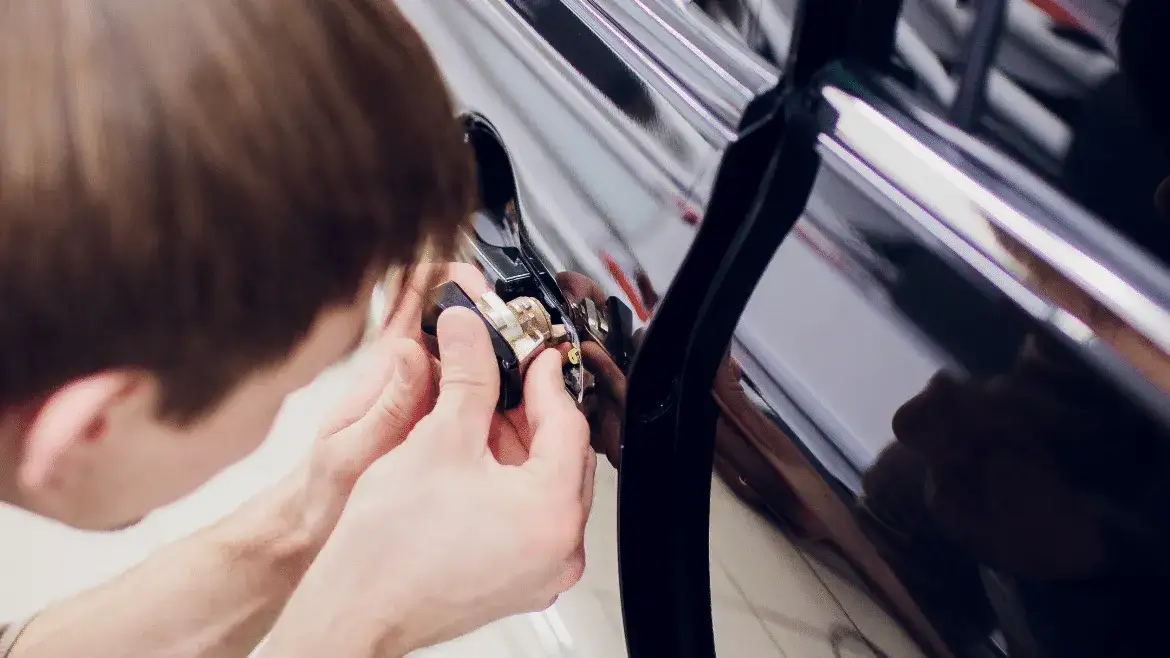 Jak otworzyć centralny zamek w samochodzie - skuteczne metody i porady