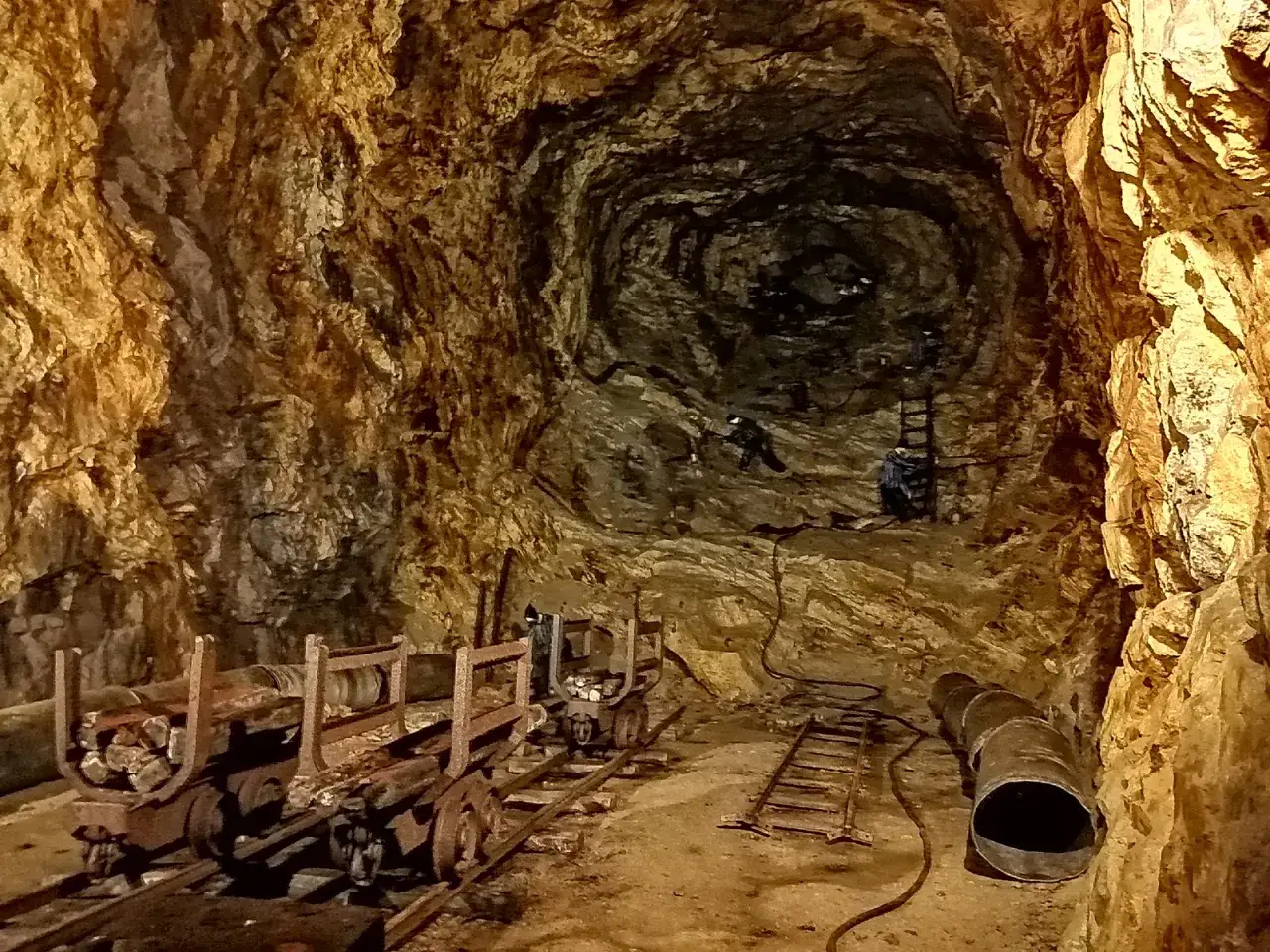 Sztolnie na Dolnym Śląsku: historia, zwiedzanie i tajemnice podziemnych tras