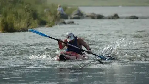 Kto przepłynął Atlantyk kajakiem? Niezwykła historia Aleksandra Doby