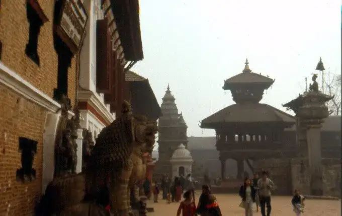 Nepal kiedy jechać: odkryj najlepsze miesiące na trekking i przygodę