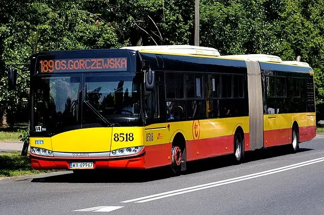 Ile koni mechanicznych ma autobus? Kluczowe informacje o mocach silników