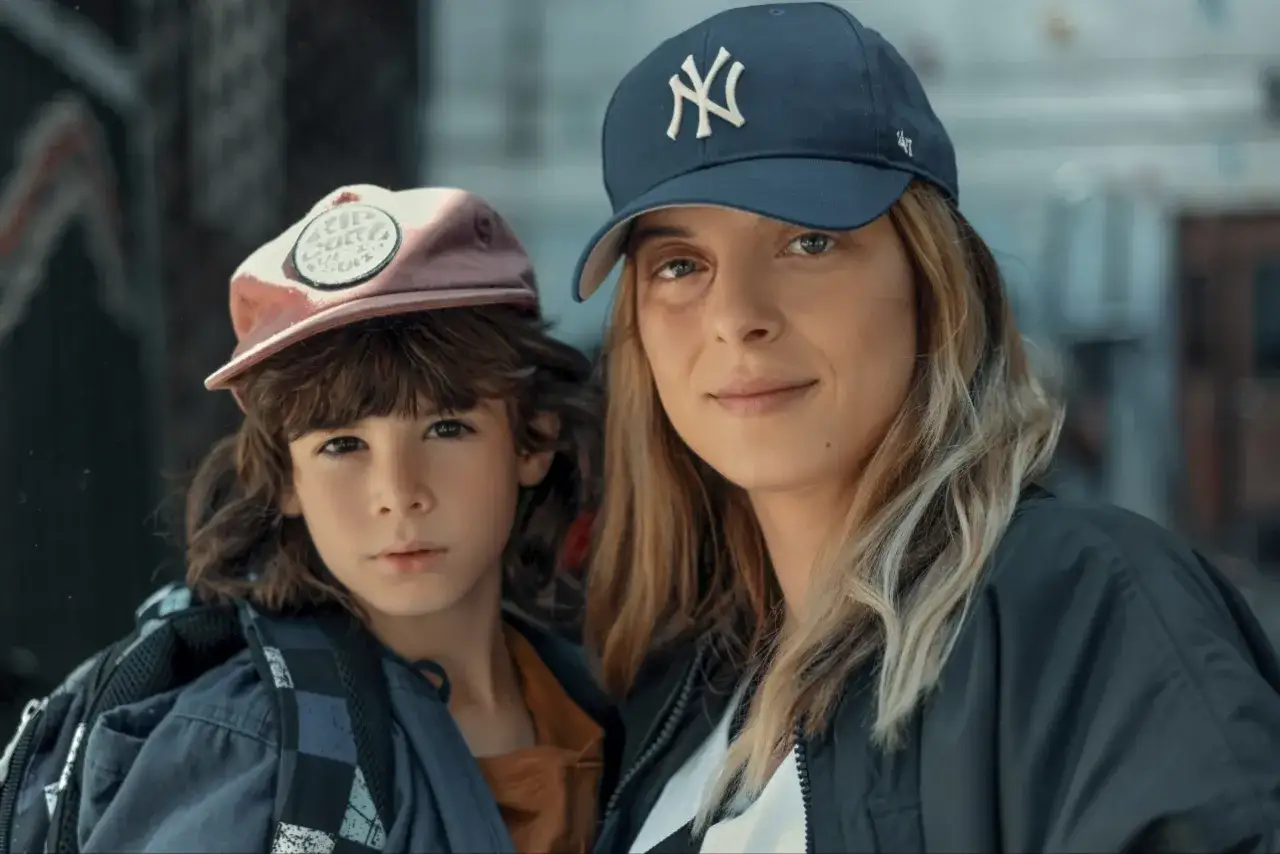 Matki pingwinów: emocjonalna recenzja, która porusza i inspiruje