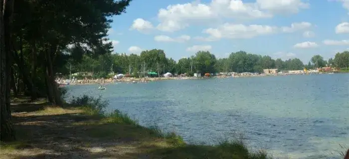 Jezioro Bialskie - malownicze miejsce na letni wypoczynek z rodziną