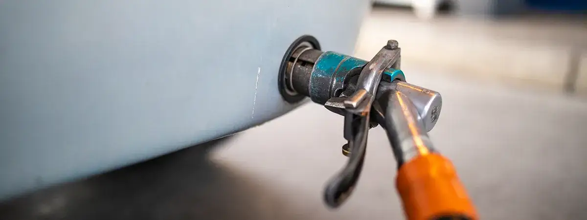 Jak wymienić butlę LPG w samochodzie bez ryzyka i problemów