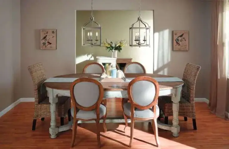 Jakie żyrandole do salonu wybrać, aby odmienić wnętrze i dodać blasku?