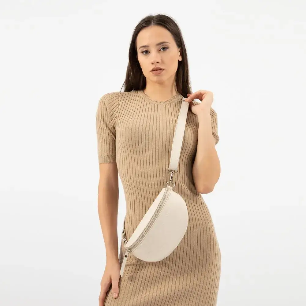 Jak dobrać buty i torebkę do sukienki, by uniknąć modowych wpadek