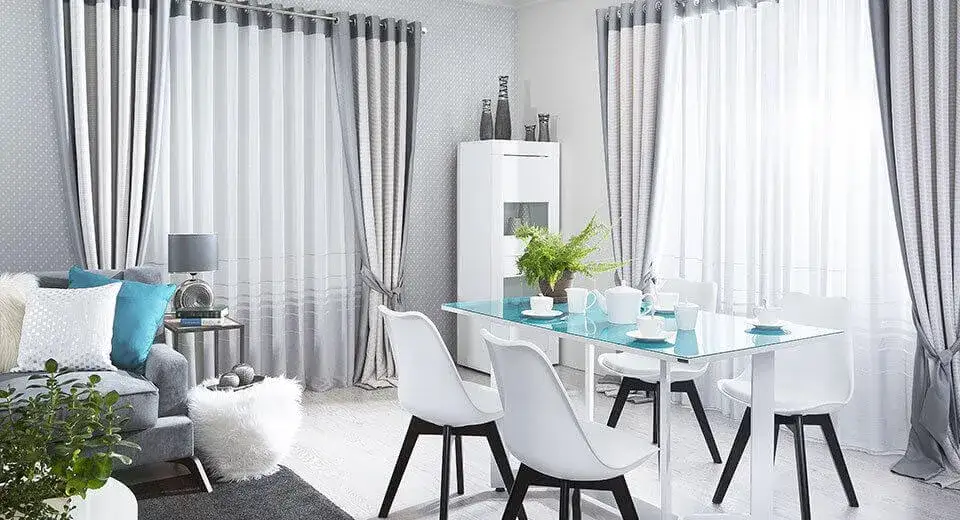 Jak upiąć firankę w oknie - proste sposoby na stylowe aranżacje