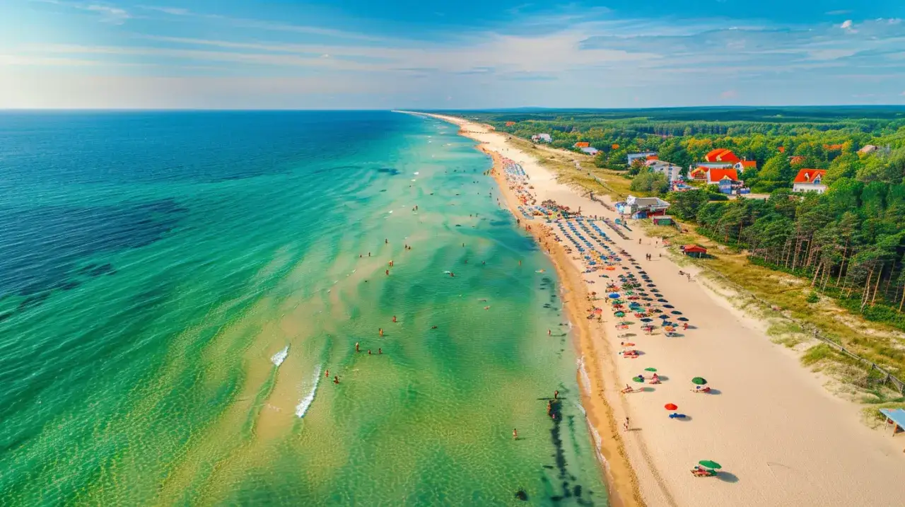 Co zobaczyć w Krynicy Morskiej: atrakcje turystyczne w nadmorskim kurorcie w Polsce