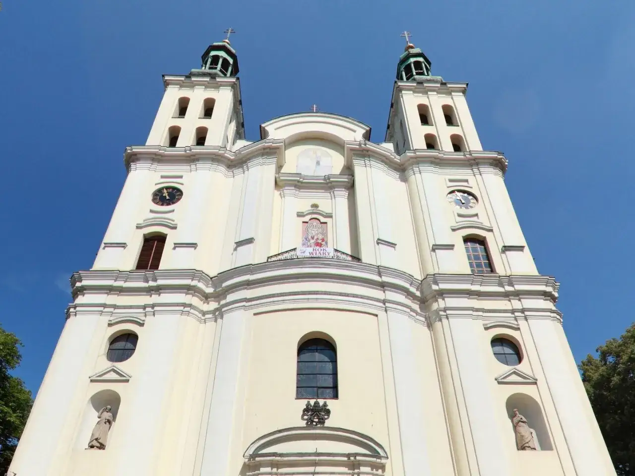 Bazylika pszów: intencje, które zmieniają życie i jak ich nie przegapić!