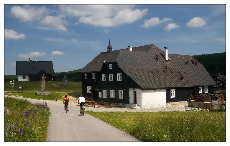 Trasa rowerowa Jakuszyce Chatka Górzystów: trudności, atrakcje i porady dla rowerzystów